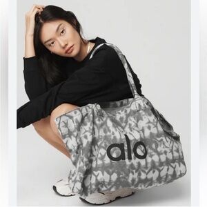 Alo yoga tote bag, new, never used